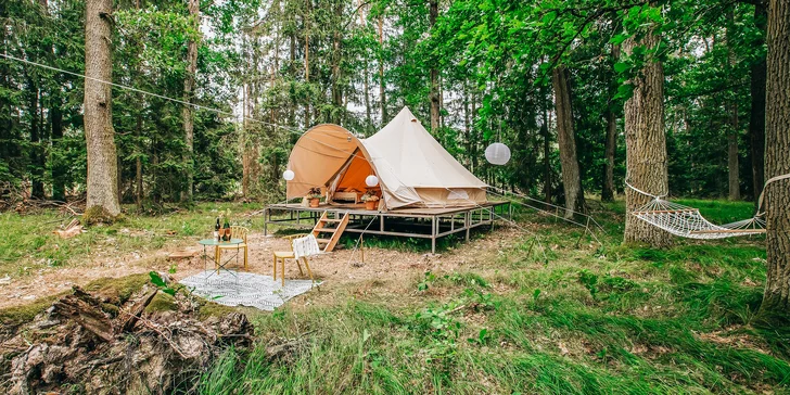 Glamping v Černické oboře u Bechyně se snídaní: klid uprostřed lesů a v blízkosti golfového hřiště