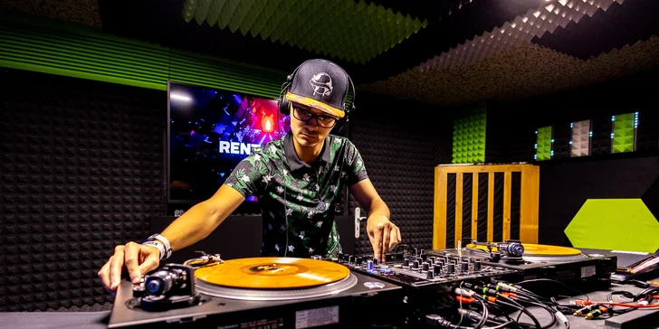 Naučte se DJing: pronájem zkušebny, lekce s profesionálem