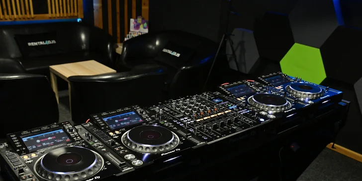 Naučte se DJing: pronájem zkušebny, lekce s profesionálem
