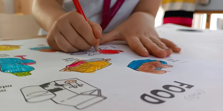 Výtvarné kurzy pro děti od 6 do 14 let: úvodní lekce na zkoušku, ateliér v Karlíně