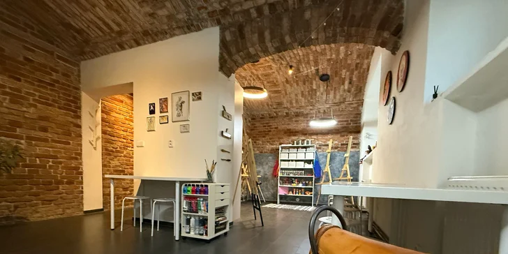 Výtvarné kurzy pro děti od 6 do 14 let: úvodní lekce na zkoušku, ateliér v Karlíně