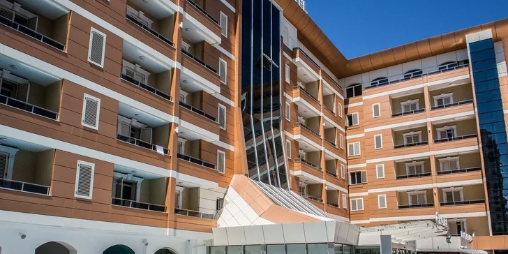 Dovolená v Albánii: 4* hotel pár kroků od pláže, vč. snídaně, vlastní doprava