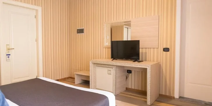 Dovolená v Albánii: 4* hotel pár kroků od pláže, vč. snídaně, vlastní doprava