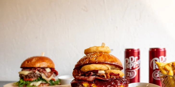 1 nebo 2 burgery dle výběru nebo menu vč. příloh a nápojů