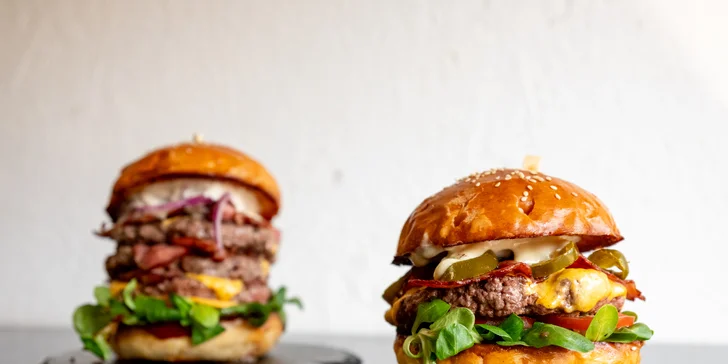 1 nebo 2 burgery dle výběru nebo menu vč. příloh a nápojů