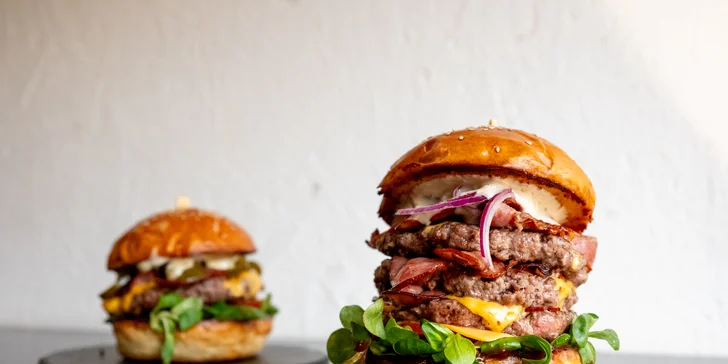1 nebo 2 burgery dle výběru nebo menu vč. příloh a nápojů