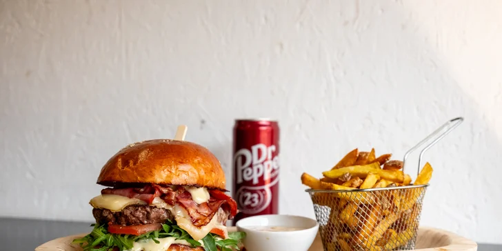 1 nebo 2 burgery dle výběru nebo menu vč. příloh a nápojů