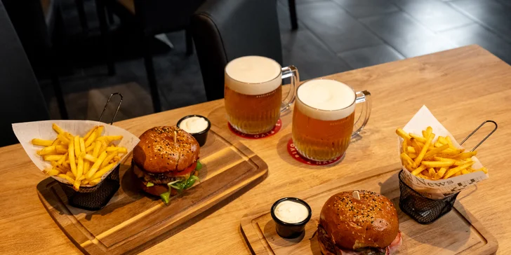 Burgery a hranolky pro 1 nebo 2 osoby v novém podniku na Stodolní