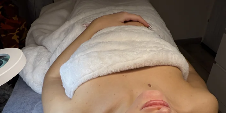 Kompletní péče o pleť: hloubkové čištění, peeling, masáž i mikrojehličkování