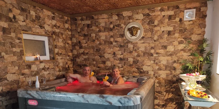 Pobyt u Ohře nedaleko Varů: komfortní pokoj, jídlo i relax ve wellness