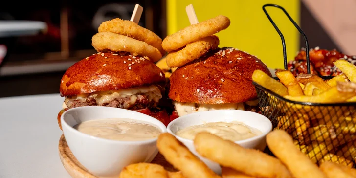 1 nebo 2 burgery dle výběru nebo menu vč. příloh a nápojů
