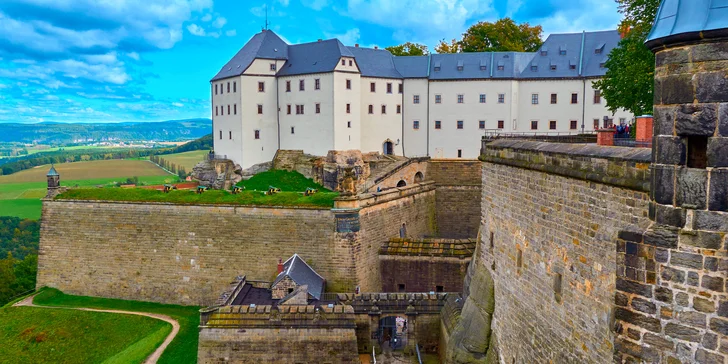 Lodní lístek na plavbu historickým parníkem z Ústí n. L. na pevnost Königstein s obědem, večeří, živou hudbou a průvodcem po celý den