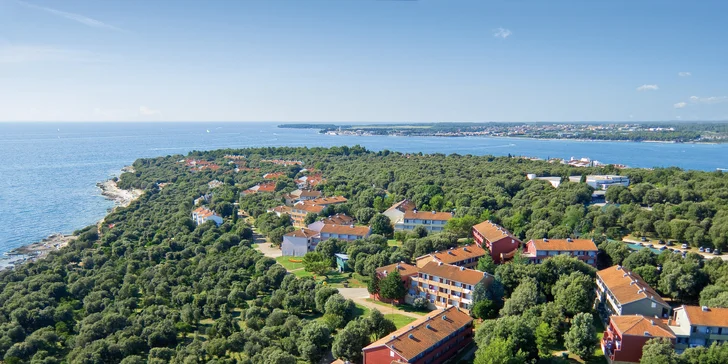 Rodinná pohoda na Jadranu: apartmány s balkonem kousek od pláže, sportovní vyžití