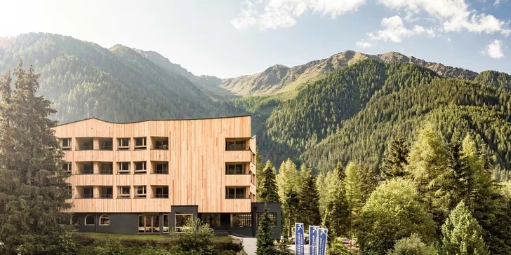 Adult-only alpský hotel na severu Itálie: karta výhod, wellness, polopenze se svačinou i lyžování
