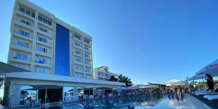 Pohoda ve slunné Albánii: 4* hotel Blumare Resort přímo u pláže se stravou