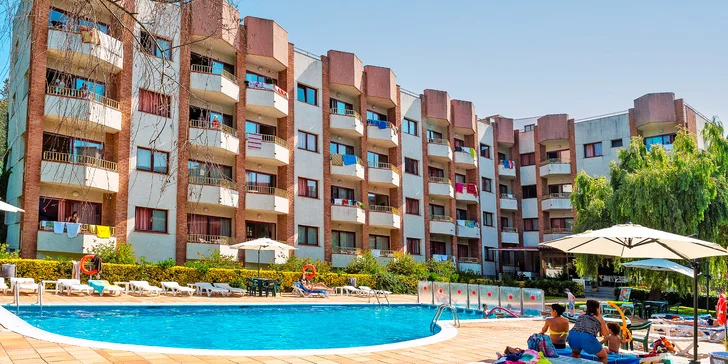 Lloret de Mar nedaleko Barcelony: apartmány v dosahu pláže, bazén i hřiště