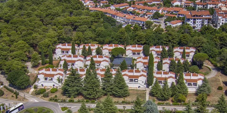 Dovolená v Poreči: 3* apartmány až pro 6 os. i vstup do bazénů a dětské herny