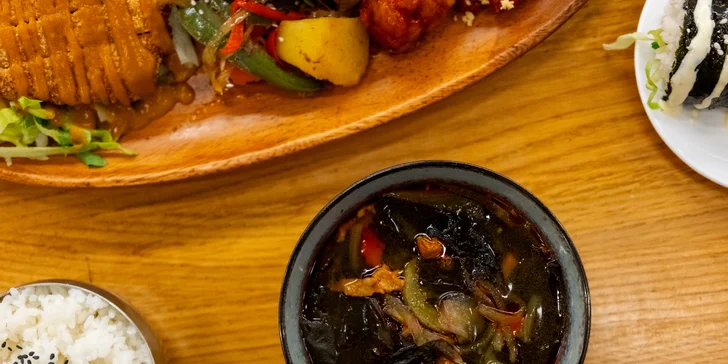 Korejské degustační menu pro 2 osoby: kimbab, žebra i domácí kimchi
