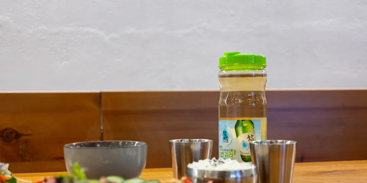 Korejské degustační menu pro 2 osoby: kimbab, žebra i domácí kimchi