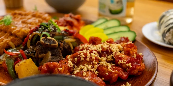 Korejské degustační menu pro 2 osoby: kimbab, žebra i domácí kimchi