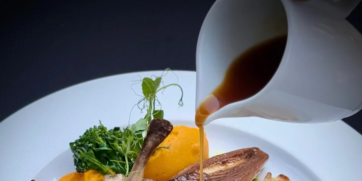 5* luxus pro 2 osoby: privátní spa se saunou a vířivkou i skvělé jídlo