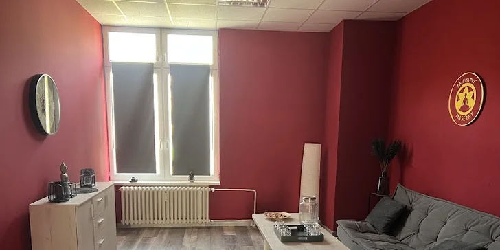 Permanentka na tři masáže dle výběru: klasická, havajská i baňkování