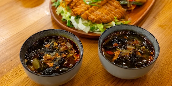 Korejské degustační menu pro 2 osoby: kimbab, žebra i domácí kimchi