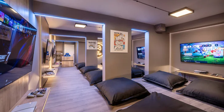Rabac na Istrii: hotel 70 m od pláže, 4 bazény pro dospělé i děti, plná penze, 3. osoba zdarma