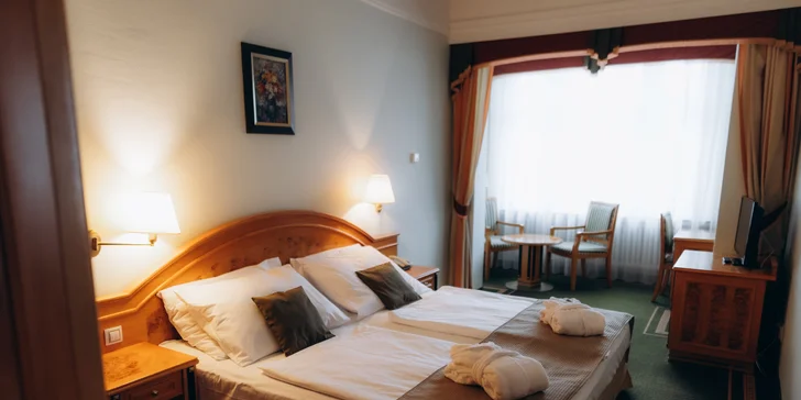 Pobyt ve 4* hotelu v Mariánských Lázních: jídlo, vyhřívaný bazén i wellness procedury