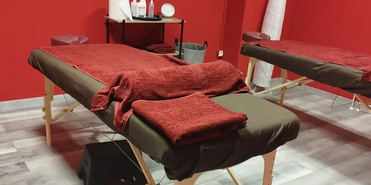 Permanentka na tři masáže dle výběru: klasická, havajská i baňkování