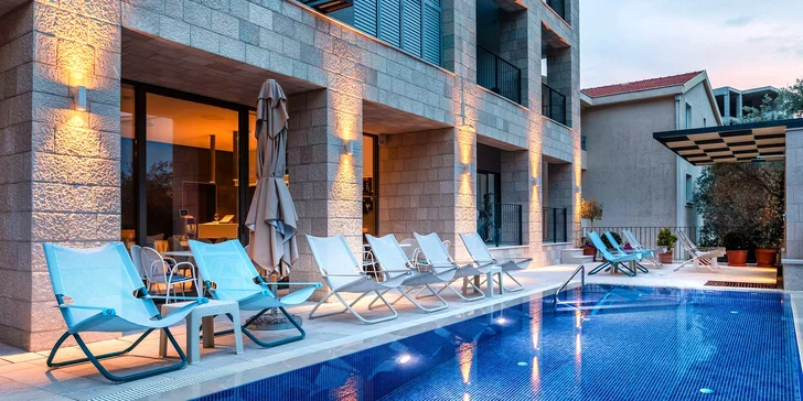 Dovolená v Černé Hoře pro 2-5 osob: hotel 450 m od moře, snídaně i bazén