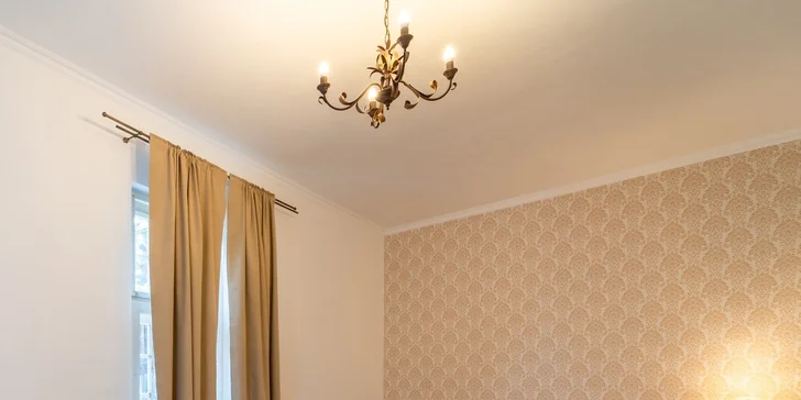 Jeseníky: apartmány až pro 8 osob v bývalém zámku, možnost snídaní na pokoj
