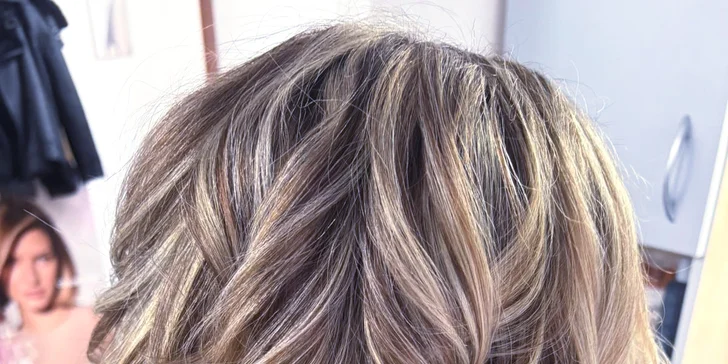 Barvení, zesvětlení, střih, styling, kúra i čištění Malibu C pro všechny délky vlasů