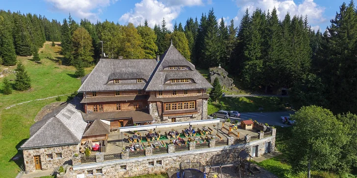 Pobyt v historické Klostermannově chatě na Modravě: snídaně i sauna či bowling a spousta výletních cílů