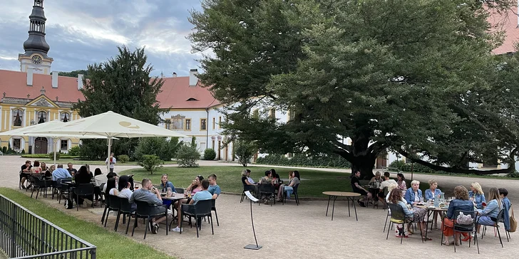 Plato řeckých masových či mořských specialit i s láhví prosecca pro 2 osoby