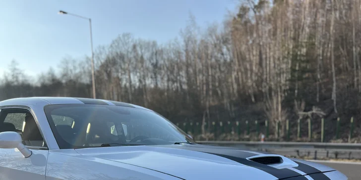 Zapůjčení vozu Dodge Challenger s výkonem 330 koní na 12 hod. až celý víkend