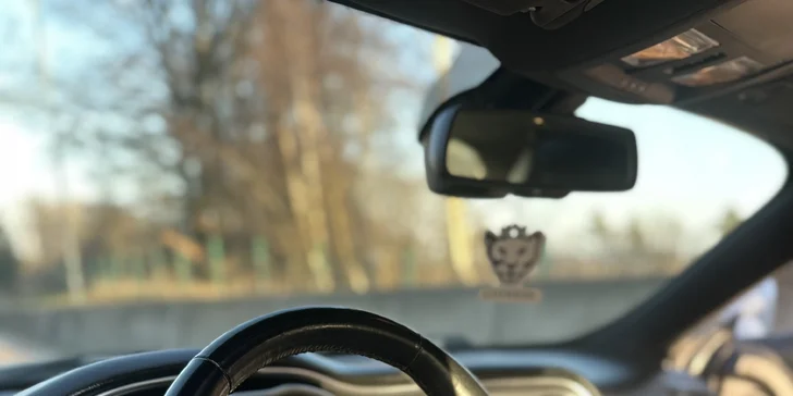Zapůjčení vozu Dodge Challenger s výkonem 330 koní na 12 hod. až celý víkend