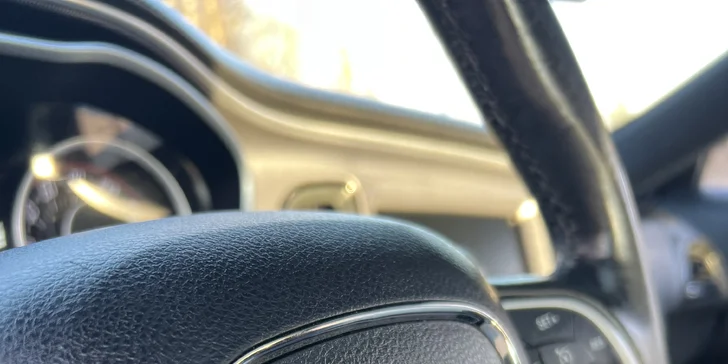 Zapůjčení vozu Dodge Challenger s výkonem 330 koní na 12 hod. až celý víkend