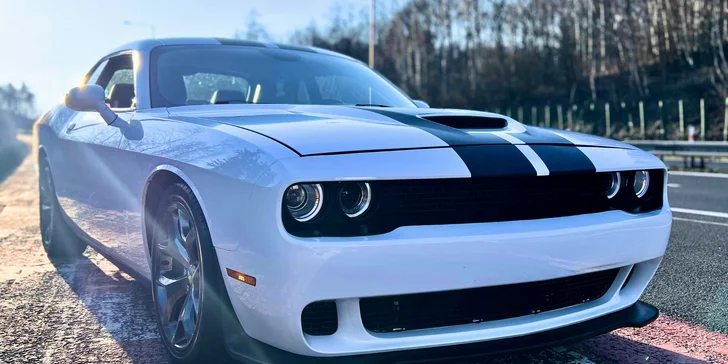 Zapůjčení vozu Dodge Challenger s výkonem 330 koní na 12 hod. až celý víkend