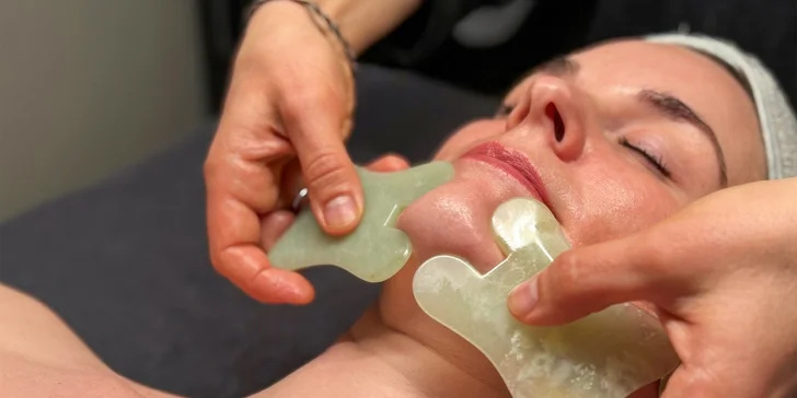 Kosmetické ošetření s radiofrekvencí i liftingová masáž kamenem gua sha (60–90 min.)
