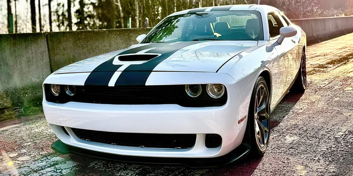 Zapůjčení vozu Dodge Challenger s výkonem 330 koní na 12 hod. až celý víkend