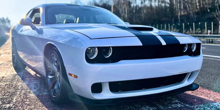 Zapůjčení vozu Dodge Challenger s výkonem 330 koní na 12 hod. až celý víkend