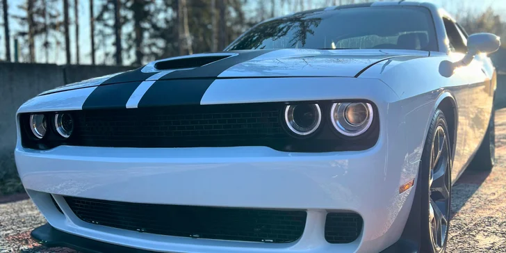Zapůjčení vozu Dodge Challenger s výkonem 330 koní na 12 hod. až celý víkend