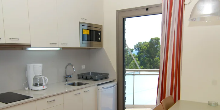 Rodinná dovolená na španělském pobřeží: 4* apartmány s polopenzí, bazén, animační program