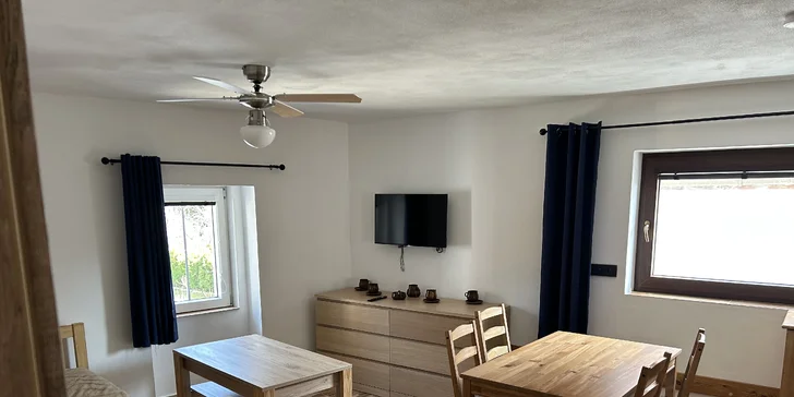 Penzion s půjčovnou raftů: apartmány až pro 7 osob, vč. kuchyně a zahrady s ohništěm, 9 km od Lipna