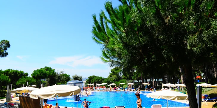 Rodinná dovolená na španělském pobřeží: 4* apartmány s polopenzí, bazén, animační program