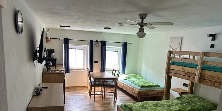 Penzion s půjčovnou raftů: apartmány až pro 7 osob, vč. kuchyně a zahrady s ohništěm, 9 km od Lipna