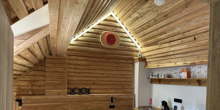 Penzion s půjčovnou raftů: apartmány až pro 7 osob, vč. kuchyně a zahrady s ohništěm, 9 km od Lipna