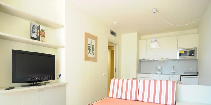 Rodinná dovolená na španělském pobřeží: 4* apartmány s polopenzí, bazén, animační program