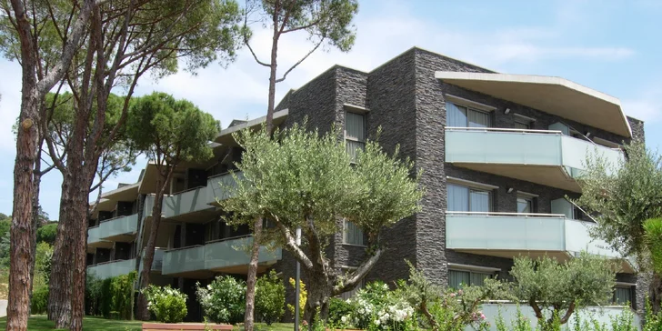 Rodinná dovolená na španělském pobřeží: 4* apartmány s polopenzí, bazén, animační program